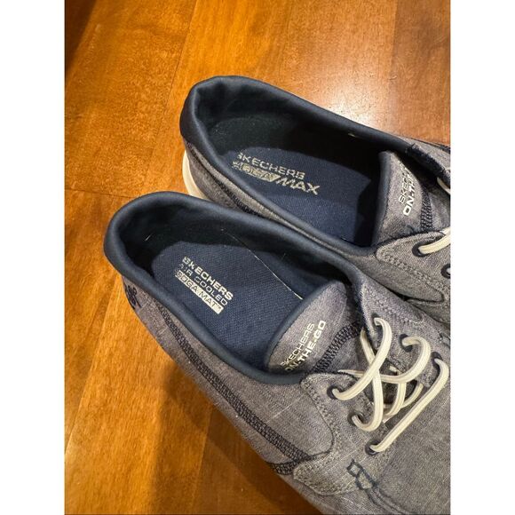 Skechers Women Woman’s well loved Skechers sneakers